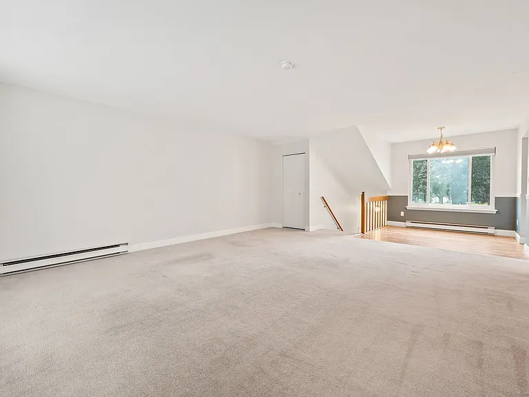 28 Candlewood Dr — Photo 5