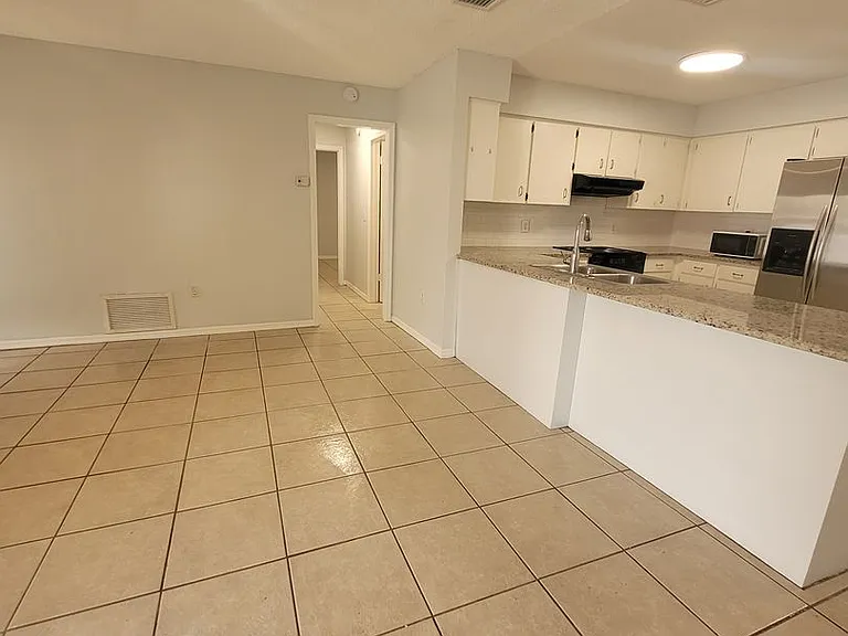 937 Aragon Ave — Photo 4