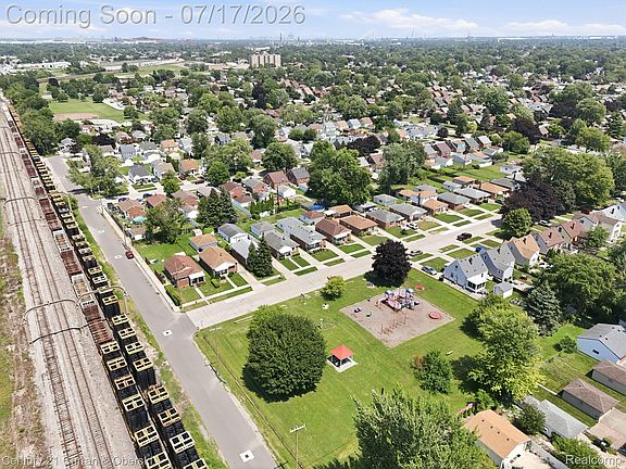 5th image of 15924 Hanover Ave
