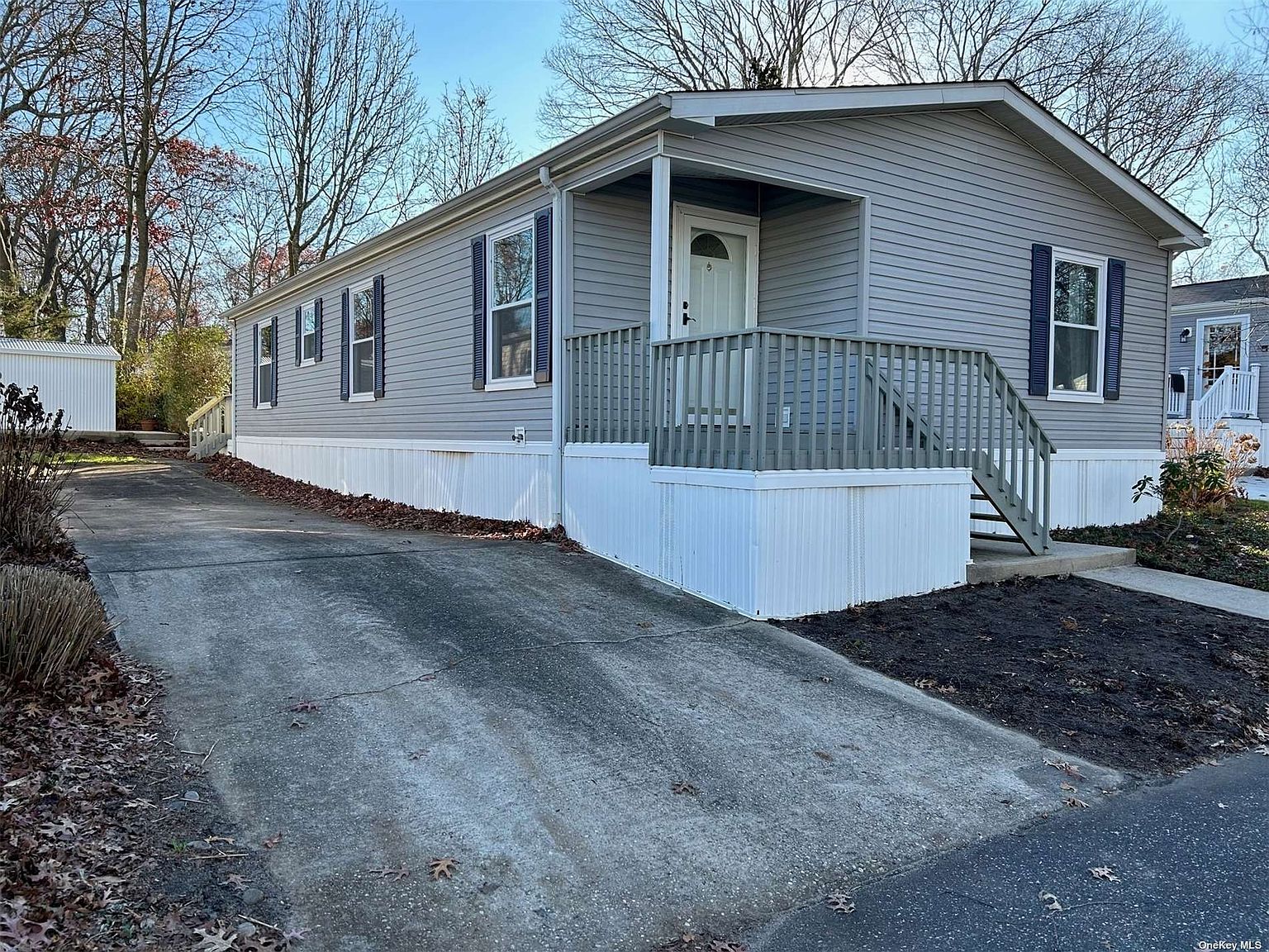 166165 Old Country Road, Riverhead, NY 11901 Zillow