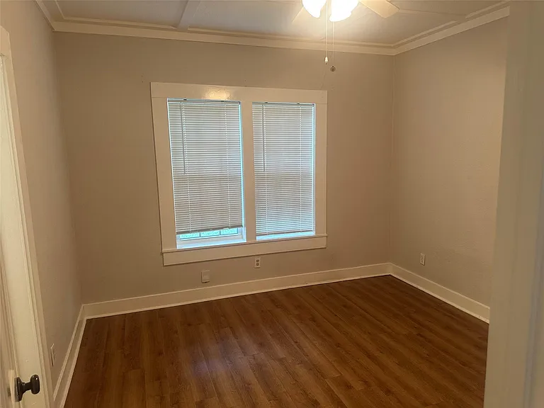 914 W Lynwood Ave — Photo 9