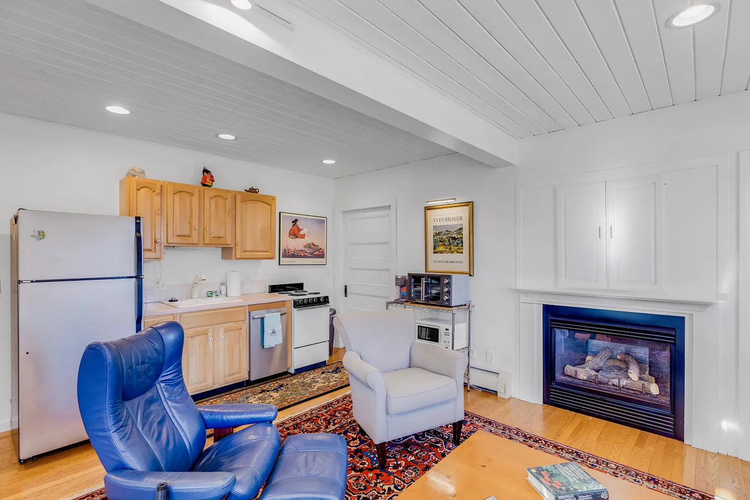 1 bed, 1.0 bath, 893 sqft, $4,545 — Photo 3