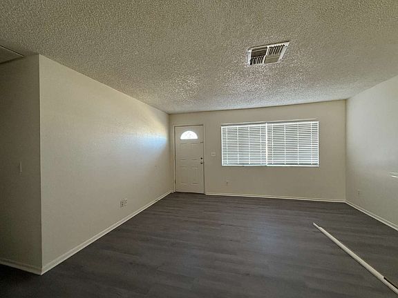 4th image of 664 Honeysuckle Rd