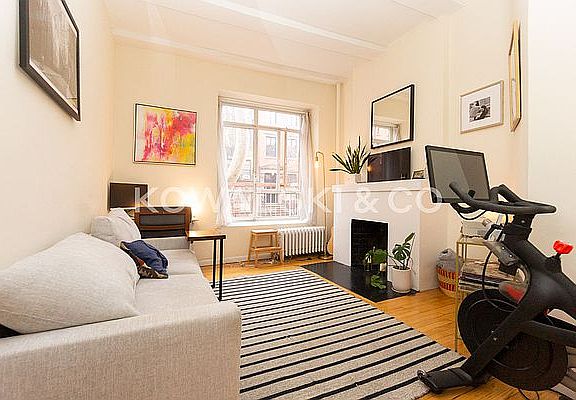 2nd image of 55 Morton St APT 2B