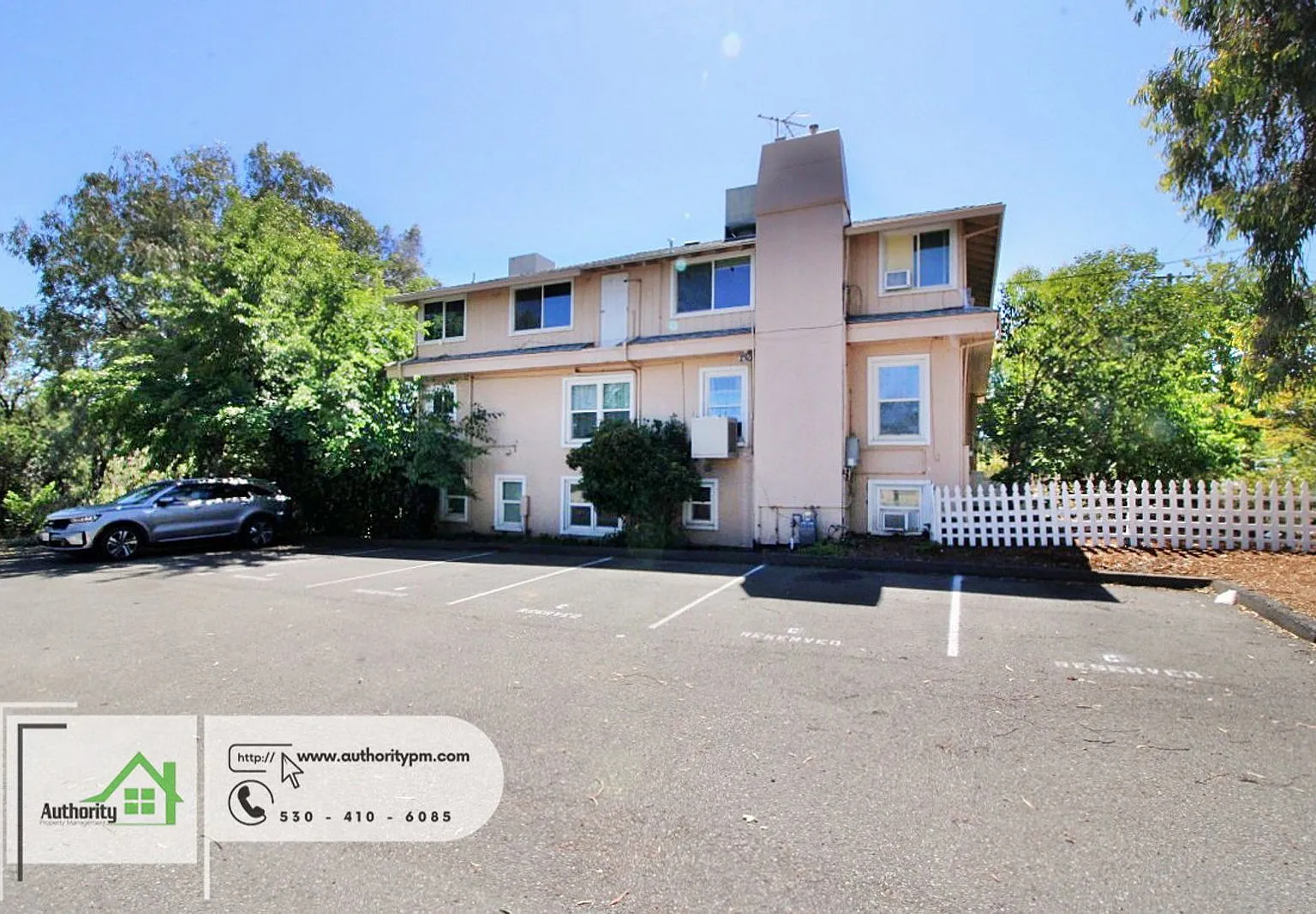 4 bed, 2.0 bath, 1740 sqft, $2,000 — Photo 2