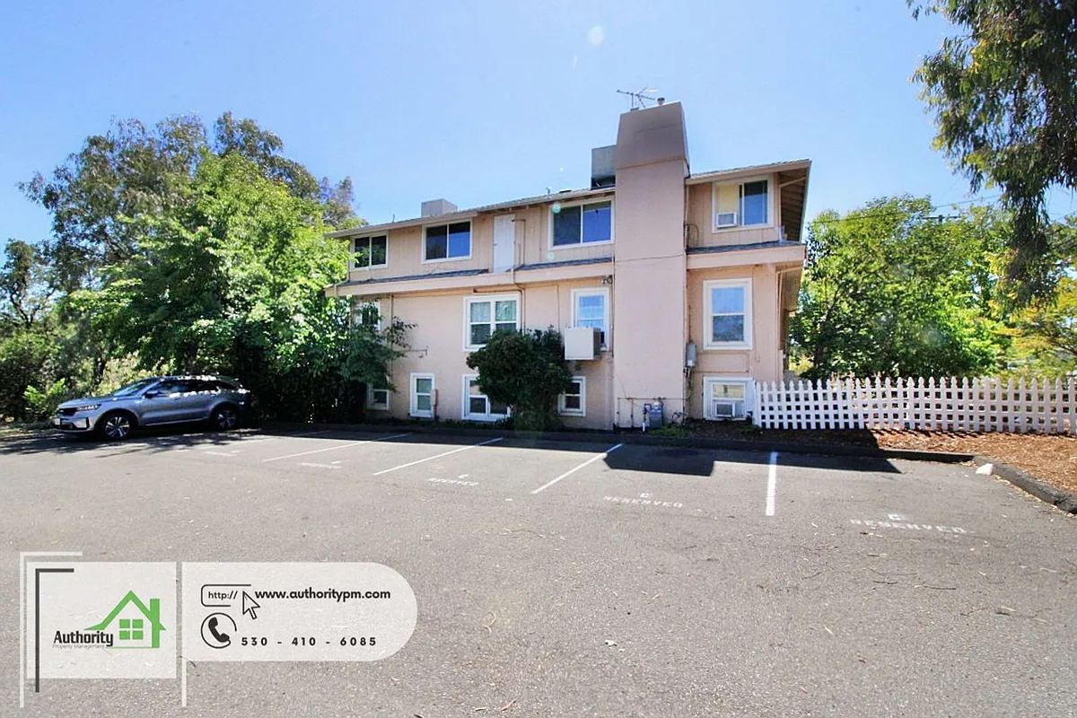 Building Photo - 2391 Placer St #C