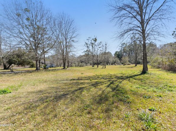 3045 Borries St, Diberville, MS 39540