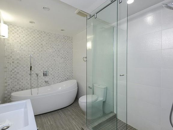 5th image of 115 Saint James Pl APT 1
