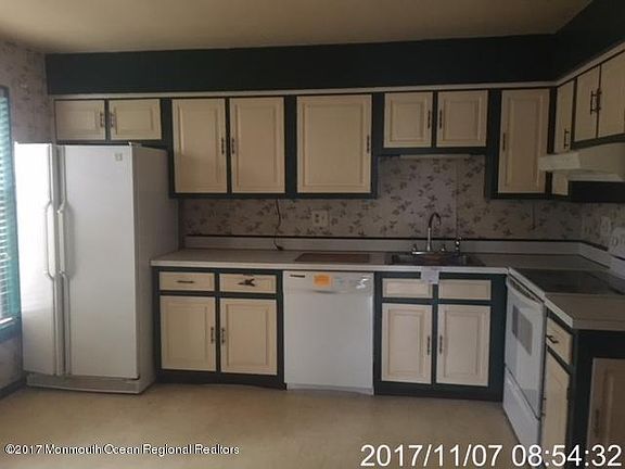 3rd image of 18 Barnes Ln #18B