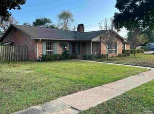 5700 Adelyn Rd, Pensacola, FL 32504