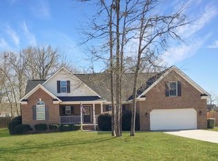 6 Pin Oak Ct, Camden, SC 29020