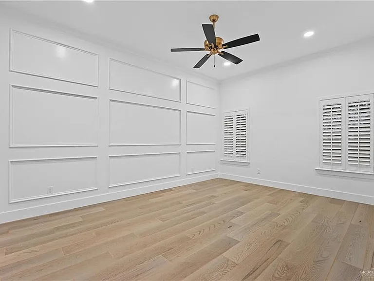 645 Esplanade Cir — Photo 10