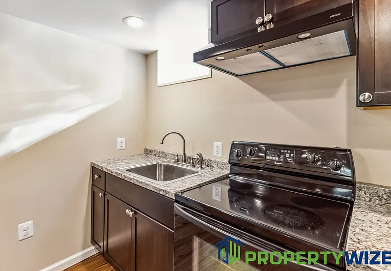 516 Beaumont Ave #B — Photo 9