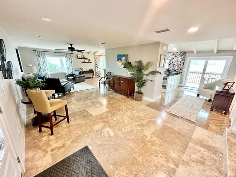 910 Santa Rosa Blvd — Photo 24