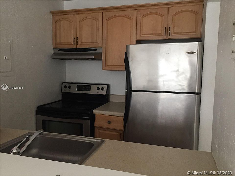 1st image of 1090 NE 129th St APT 303
