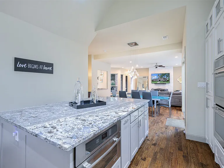 5624 Gillum Dr — Photo 17