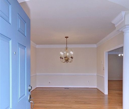 3rd image of 224 Brookwood Dr
