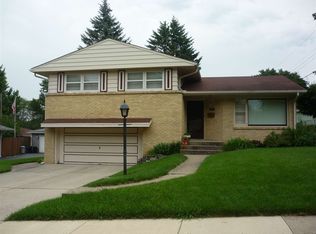 2360 Nebraska Rd, Rockford, IL 61108