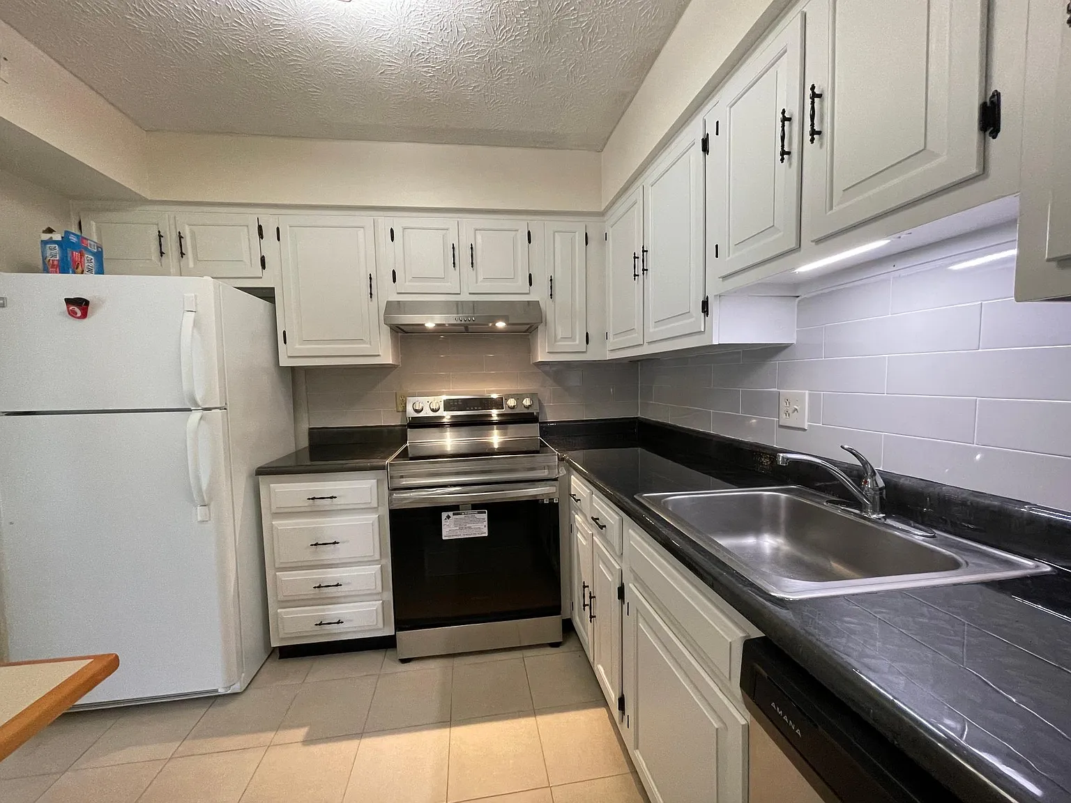 1520 Slade Ave — Photo 2