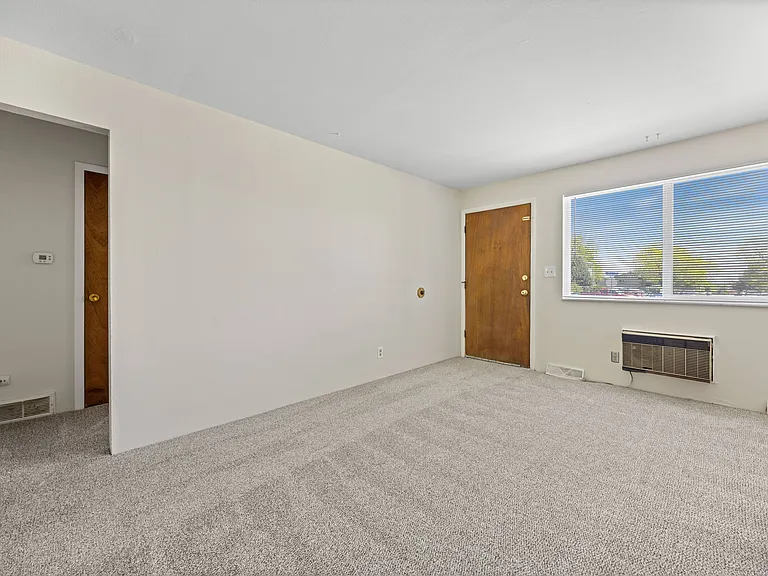 701 Oak St — Photo 9