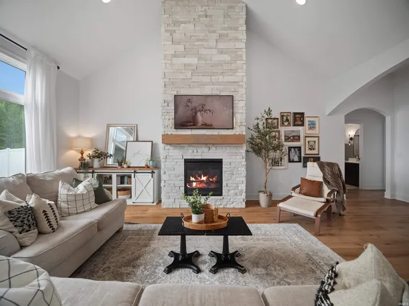 5666 Eider Trl, Fort Wayne, IN 46818