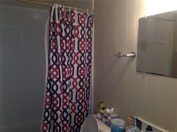 5th image of 521 NE 23rd St
