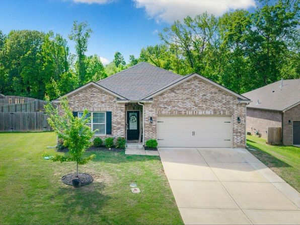 427 Vivian Way