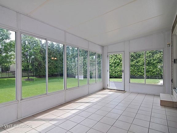 3rd image of 16154 S Arbor Dr