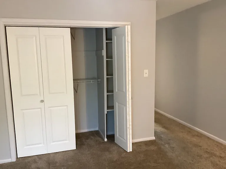 403 Marshall Ct NW #6 — Photo 10