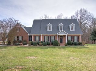 4804 Deer Pointe Ct, Greensboro, NC 27406