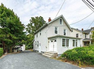 6 Elm Pl, Great Neck, NY 11024