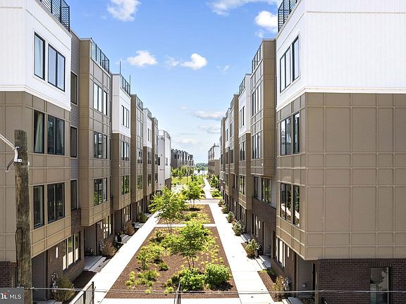 5th image of 3001 Sedgeview Walk #146