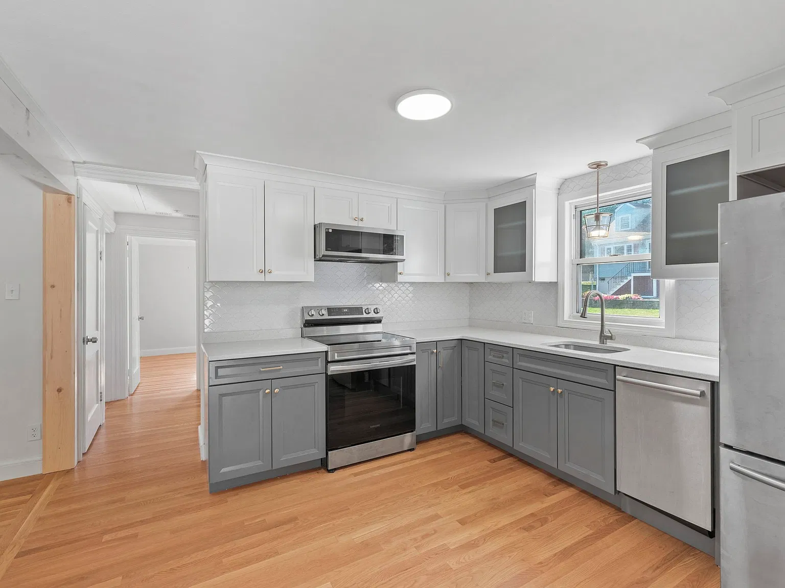 3 bed, 1386 sqft, $3,700 — Photo 4