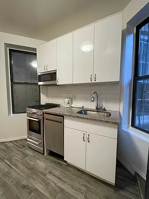 Rented by HOLTON REAL ESTATE INC. | media 14