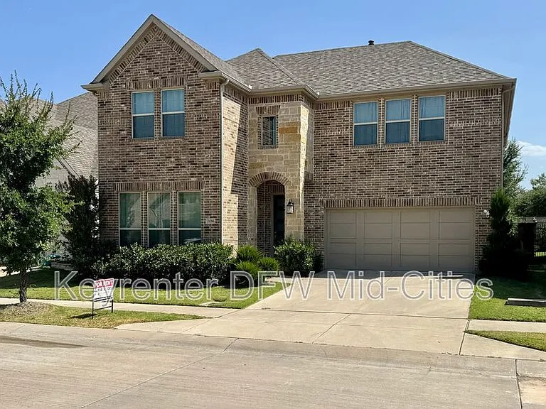 2016 Remington Dr — Photo 1