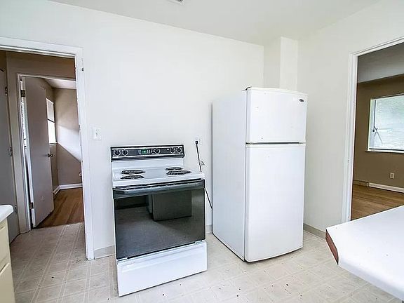 3rd image of 1730 E Asbury Ave