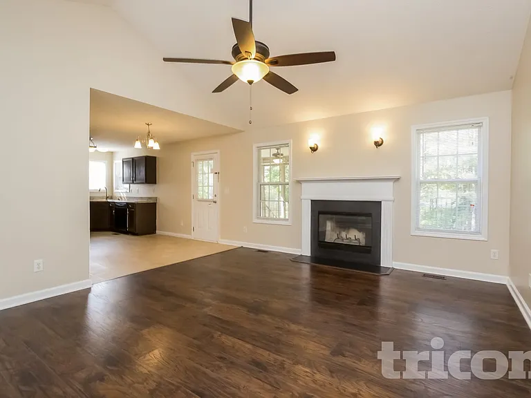 52 Spencer Ct — Photo 3