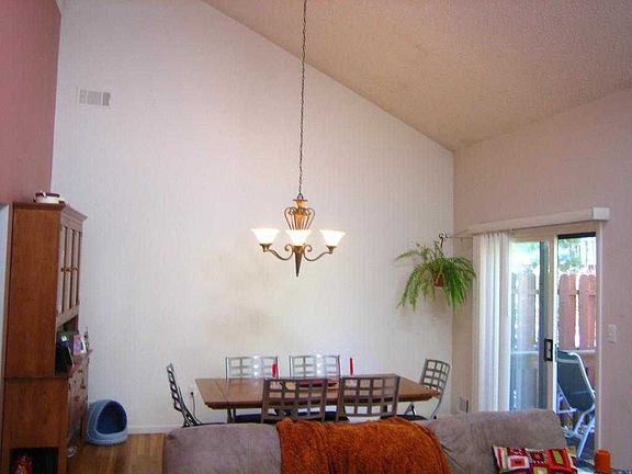 5th image of 71 Sullivan Dr