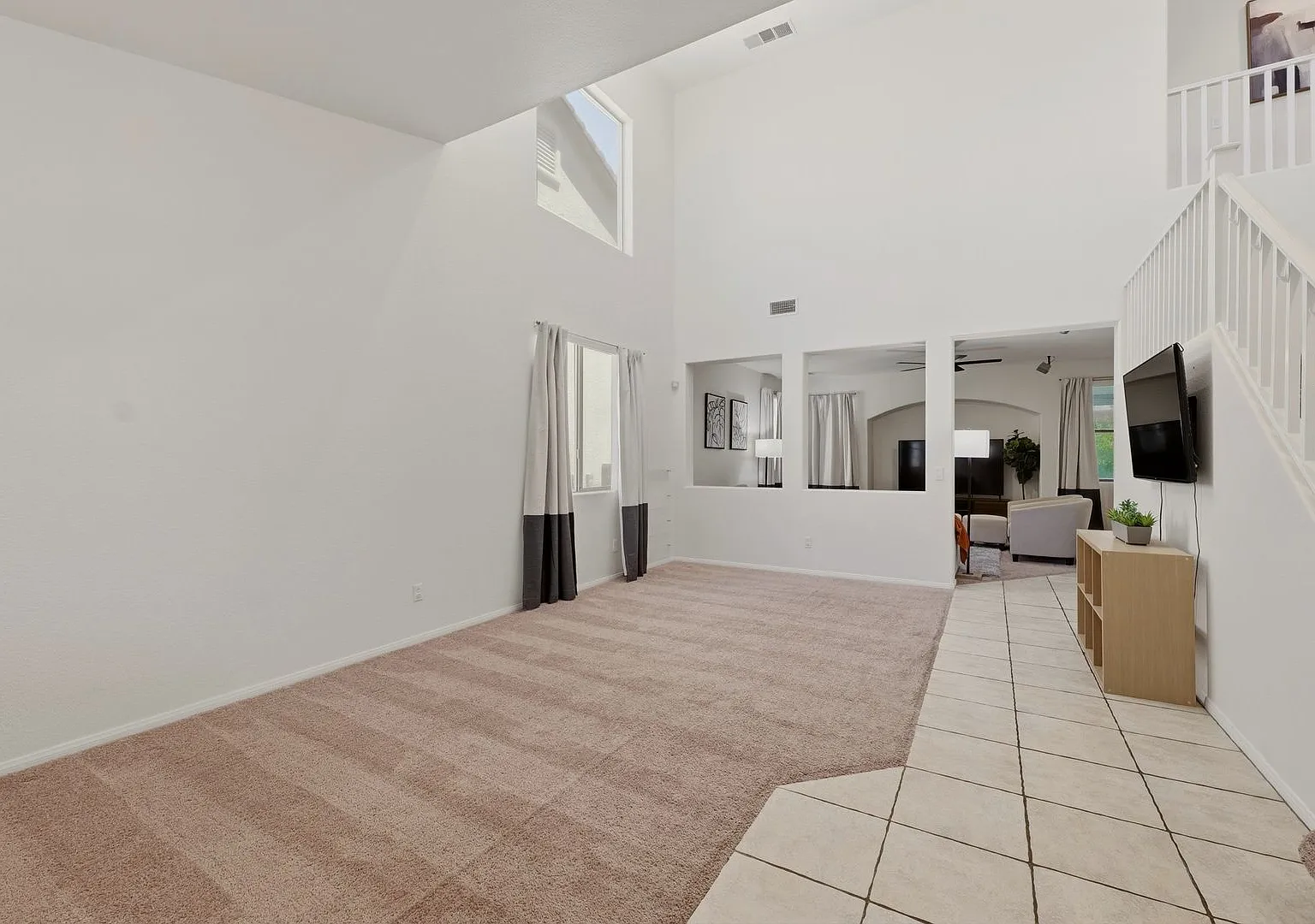 Spacious 4-Bedroom Anthem Home with Large Backyard — Photo 3