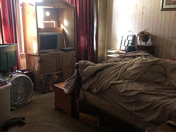 5th image of 620 W Franklin St #622