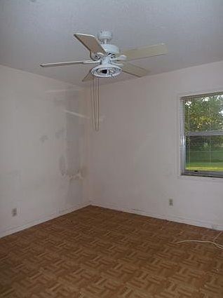 3rd image of 124 Nw Avenue #H