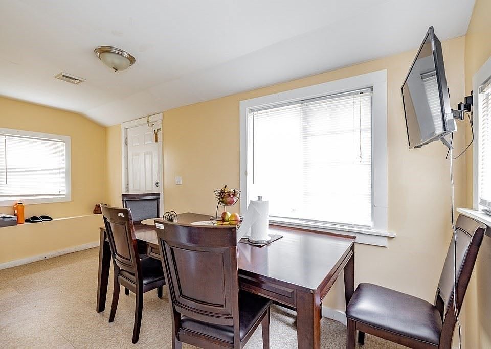 14 Girard Ave Springfield MA Zillow