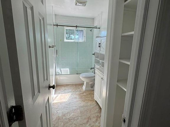 3rd image of 10 Dartmouth Dr