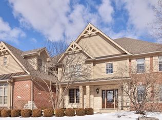 39W720 Walt Whitman Rd, St Charles, IL 60175