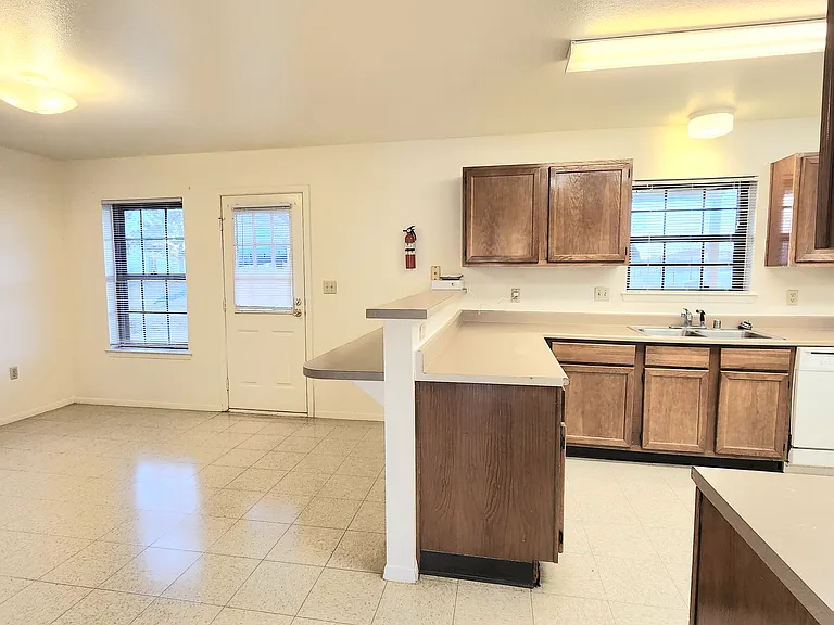 312 Fireball Dr — Photo 5