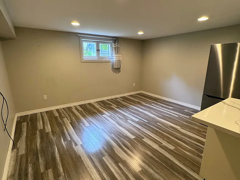 54 Hewson Cres #BASEMENT — Photo 15
