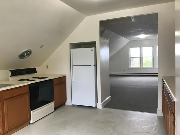 17 Park St, Uxbridge, MA 01569