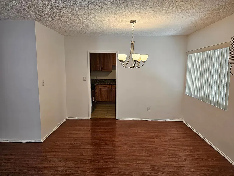 525 N Flores St #2 — Photo 2
