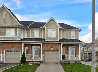 100 Chester Dr #4, Cambridge, ON N1T0C8