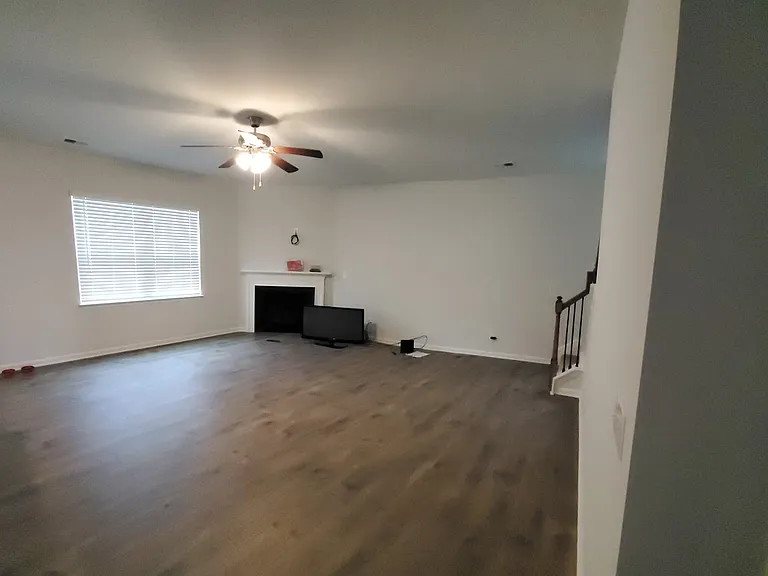 301 Royce Dr — Photo 10